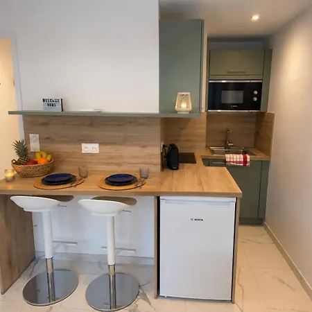 Apartmán T2 Santa Lucia, Terrasse Jardin, Clim Et Wifi Saint-Raphaël